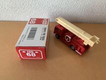トミカ　赤箱68 イスズ　シュノーケル消防車　日本製　（初期赤箱）箱裏バーコード_画像6