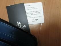 ★270 OKACHI TOKYO オカチ 新品黒革のコンパクトラウンドジップサイフ 内側青_画像5
