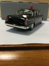 FINE MODEL 近鉄百貨店限定品　セドリック1964年式　捜査用車両　1/43_画像5