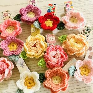 ハンドメイド☆リバティ☆レース☆毛糸☆編みお花☆木製ピンチ☆１２本☆完成品