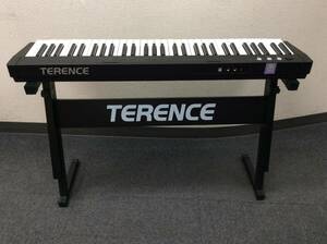 #9488 TERENCE 電子ピアノ 61鍵盤 タッチレスポンス&メトロノーム&録音&プログラム機能 軽量 スリム ブラック 黒 組立式ピアノ台 譜面台