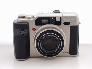 期間限定セール フジフィルム FUJIFILM 中判フィルムカメラ GA645Zi Professional