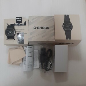 美品 CASIO G-SHOCK カシオ Gショック デジタル 腕時計 G-SQUAD DW-H5600MB-1JR メタルベゼル メンズ ブラック スマートウォッチ