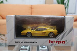 1/43　フェラーリ　テスタロッサ　イエロー　herpa