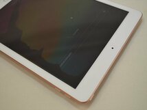 ジャンク Apple iPad(第6世代) Wi-Fi 32GB ゴールド MRJN2J/A 液晶に割れあり、フレーム、背面に傷あり 22241_画像3