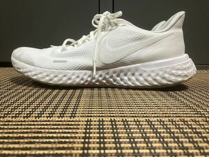 NIKE（ナイキ） REVOLUTION 5（レボリューション5） BQ3204-103 スニーカー 28,0cm ランニングシューズ 白