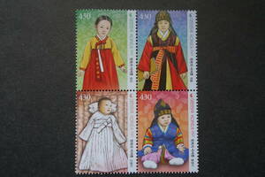 外国切手： 韓国切手「韓服の美」（子供用の韓服） 田型連刷 未使用