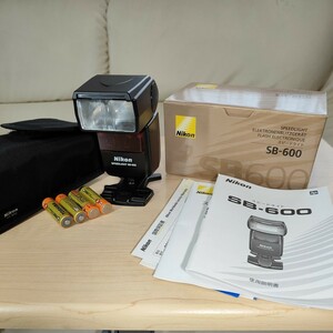 ★美品★ ニコン　ストロボ　Nikon SPEED Light スピードライト　SB-600　元箱、取説等付、おまけ付　動作確認済み