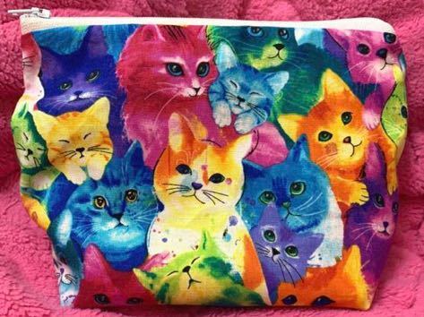 ネコ柄ポーチ 猫柄ポーチ ねこ柄ポーチ 化粧ポーチ 通帳ケース マスクケース レインボーネコ