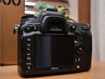 【美品・送料無料】 Nikon D7000 ＋ 18-200 F3.5-5.6 G ED VR 付属品多数_画像3