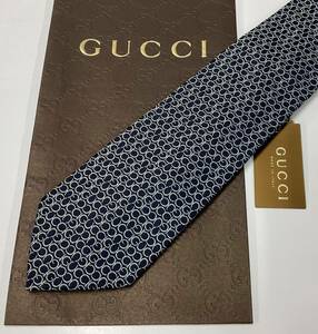 グッチ　GUCCI　ネクタイ 04　新品 タグ付　専用ケース無し　ご自身用に如何ですか　小柄　ネイビー