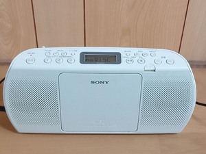 SONY　CDラジオ　ZS-E20CP　パーソナルオーディオシステム　2014年製　ホワイト　動作確認済　ロッドアンテナ外れ　ソニー　FM　AM　CD
