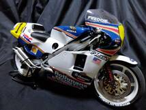 タミヤ1/12「ロスマンズホンダNSR500　#1フレディスペンサー　1986　」塗装済み完成品　送料離島含む全国一律￥600_画像5