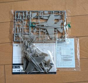 レベル プラッツ 1/144　F/A-18 ホーネット２個セット　