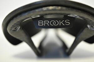 brooks C13 カーボンレール