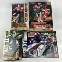 BQ3036 未組立品 バンダイ TIGER & BUNNY MG バーナビー ブルックス Jr. フィギュアライズ ダブルチェイサー ほか 4点 プラモデル_画像1