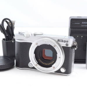 ★美品★Nikon ニコン 1 J5 ボディ (シルバー)の画像1