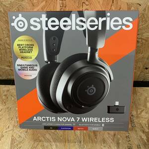 SteelSeries ワイヤレス ゲーミングヘッドセット ヘッドホン 軽量 ボイスチャット可能 ゲームとスマホ同時接続 Arctis Nova 7 無線 密閉型