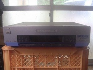 １円スタート SONY　DVC・MiniDV・SVHS・VHSビデオデッキ WV-D10000　動作未確認　　　/　　　V043