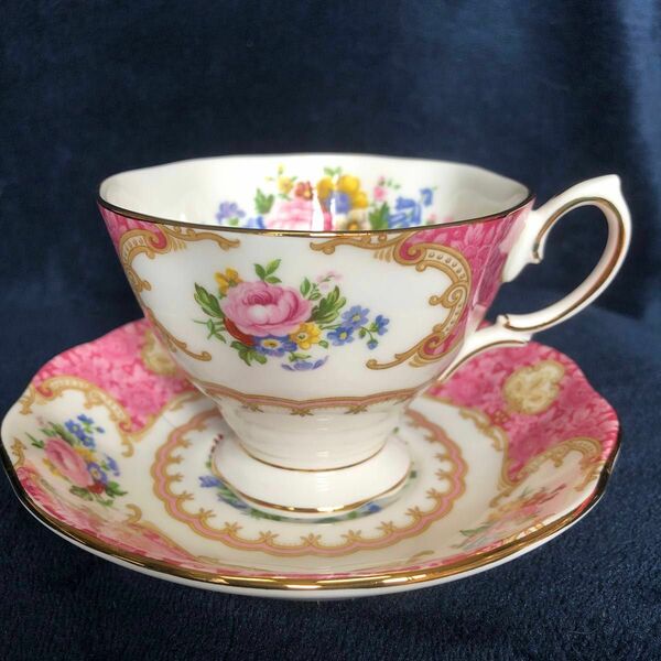 ROYAL ALBERT bone China ENGLAND レディーカーライル　　カップ&ソーサー　　　一客