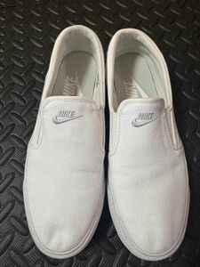 NIKEスリッポン26㎝　白