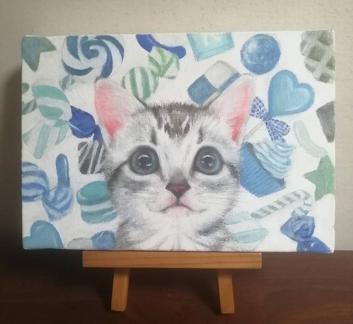 रियो युकी द्वारा मूल तेल चित्रकला स्वीटी ब्लू, एक अमेरिकी शॉर्टहेयर बिल्ली के बच्चे और मिठाई की पेंटिंग, एक पोस्टकार्ड सेट के साथ, बिल्ली, बिल्ली, चित्रकारी, तैल चित्र, पशु चित्रकारी