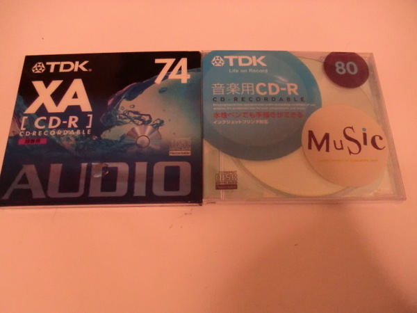 送料無料　未開封　TDK　XA　録音用　CD-R 74　音楽用CD-R 80　未開封ですが、2枚ともケース割れ有　2、3枚目参照