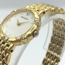 ◯K11-223 NINA RICCI/ニナ・リッチ 2針 シェル文字盤 レディース クォーツ 腕時計 4N20-0300 【通電・動作確認済み】_画像4