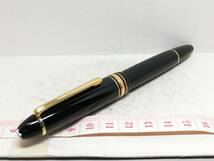 Q12-71　MONT BLANC/モンブラン　万年筆　MEISTER STUCK/マイスターシュテュック 146　ペン先14K　字幅不明　ブラック/ゴールド【中古品】_画像3