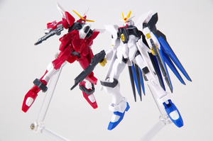 ストライクフリーダムガンダム ＆ インフィニットジャスティスガンダム セット ■ アサルトキングダム ■ 約8cm 可動 フィギュア 食玩