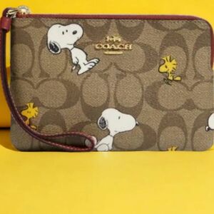 Coach x Snoopy ジップ リストレット コーチ スヌーピー ディズニー コーチ 可愛い　新品未使用