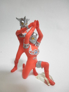 ガシャポンＨＧウルトラマンレオ＆アストラ（Wフラッシャー）