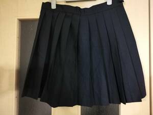 女子学生スカート　大きいサイズ黒色 W75 丈46コスプレ等に　送料370円。同梱可2点まで。jsi