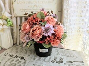 ☆花飾り花贈り…薔薇とダリヤのブリキ缶アレンジメント