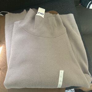 ATTENTIONスウェットライクタートルネックセーター