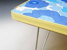 ◆(TH) ◎昭和レトロポップ 木製 折り畳みテーブル 簡易テーブル ミニ机 高 約24cm 横 約60cm 奥行 約45cm 青色 家具 インテリア雑貨_画像9