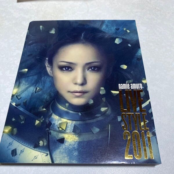 安室奈美恵2011年度全国アリーナツア-「namie amuro LIVE STYLE 2011」Blu-ray 初回限定盤