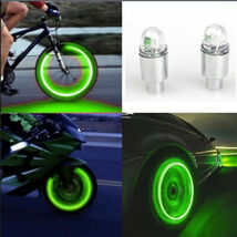 2個セット! グリーンに光る★タイヤLED エアバルブキャップ ドレスアップカスタム 車外アクセサリー 車 バイク 原付 自転車 車椅子 緑_画像1