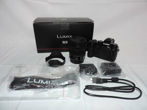 【美品】パナソニック　Panasonic LUMIX DC-S5K-K 20-60mm F3.5-5.6 標準ズームレンズキット　ファームウェア2.7(最新)