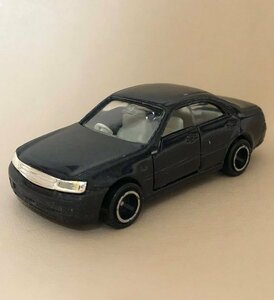 トミカ　日産　グロリア　No.32　ミニカー　TOMICA　同梱可 NISSAN GLORIA (Erds_tkb)