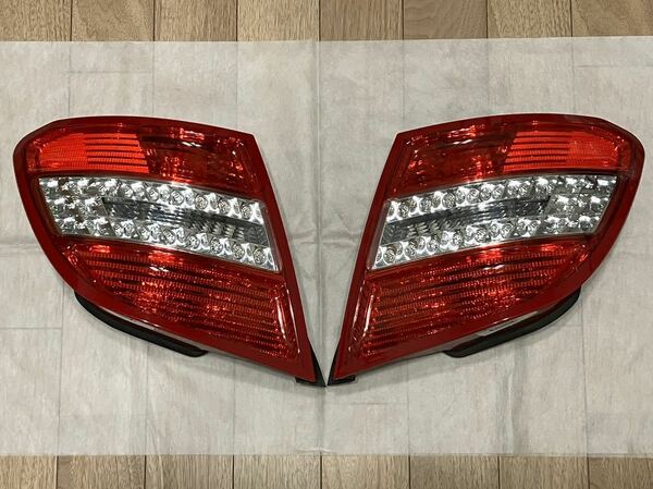 メルセデスベンツ W204 ワゴン テールランプ 左右セット LED 前期