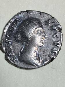 古代ローマ帝国　デナリウス銀貨　大ファウスティナアントニヌスピウス帝妃　2.9g 準未使用