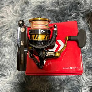 正規品 ダイワ(DAIWA) スピニングリール【LT3000D-C】 レガリス 付属品全てあり