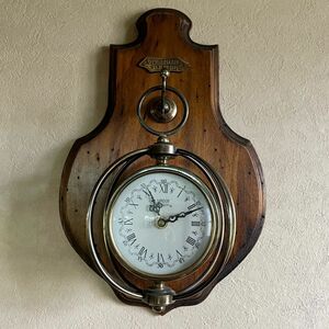 英国風アンティーク　古木と真鍮の掛時計　インテリア雑貨