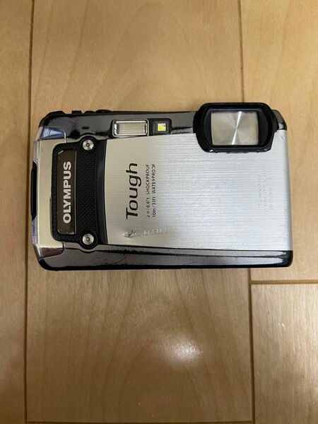 OLYMPUS Tough TG-820