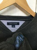 TOMMY HILFIGER トミーヒルフィガー コットンニット セーター Vネック ニット 胸ロゴ メンズL グレー 良品 _画像10