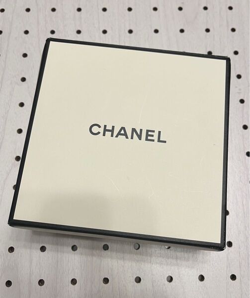 シャネル CHANEL ギフトボックス