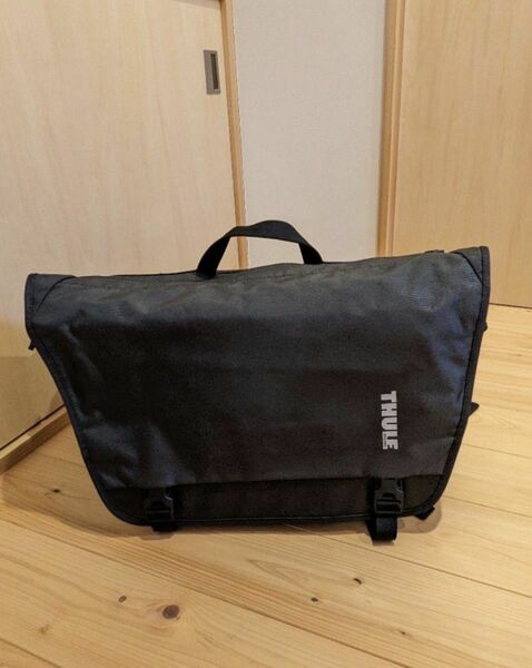 THULE スーリー TCDM-101　メッセンジャーカメラバック