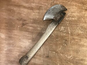 TT-1900# including carriage # luck black special hatchet hatchet hatchet ..... axe firewood tenth branch cut both blade cutlery carpenter's tool tool old tool old .. blade width : approximately 14cm 632g /.GO.