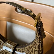 美品 1円 FENDI フェンディ マンマバケット ズッキーノ ワンショルダー ハンドバッグ ズッカ クロワッサン_画像5